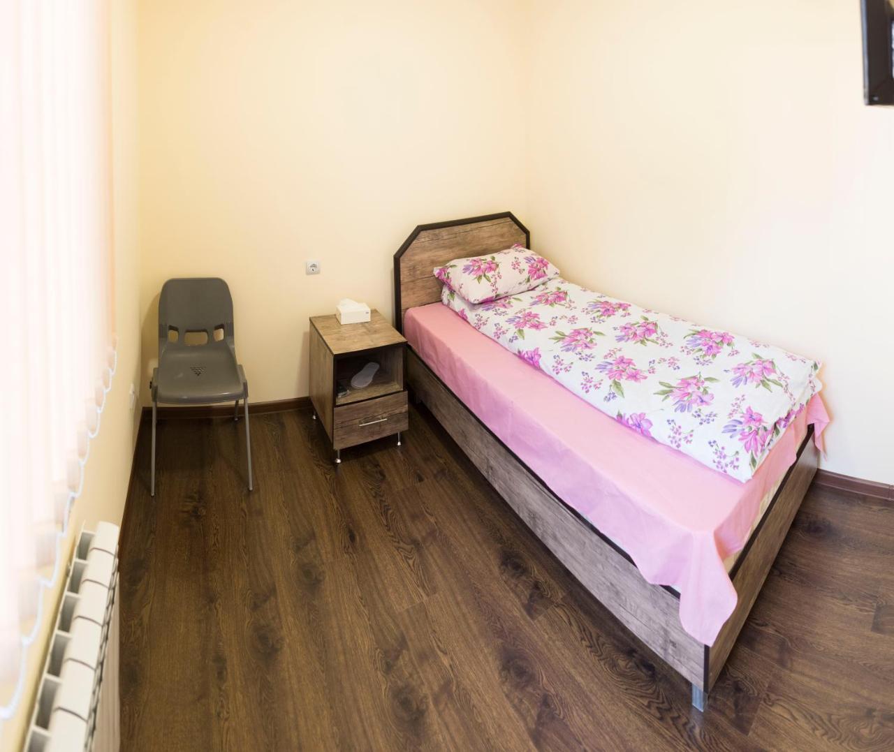 Hotel Amaras Ереван Екстериор снимка
