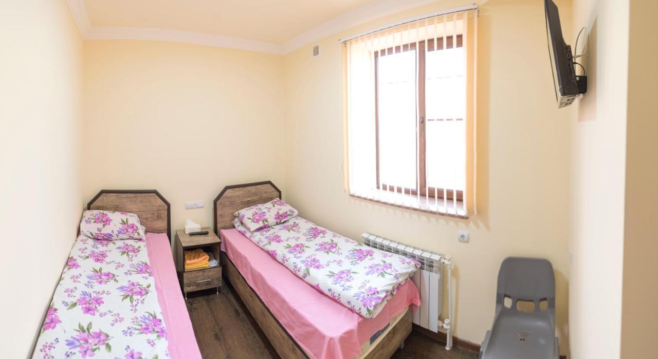 Hotel Amaras Ереван Стая снимка